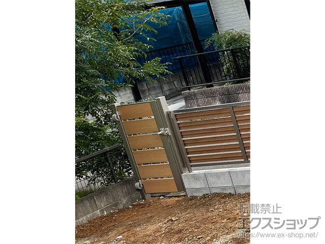 三重県三重郡菰野町のの門扉 ルシアス門扉W03型 横スリット 片開き 複合カラー 門柱使用 施工例