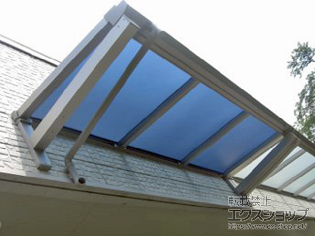 愛知県安城市ののテラス屋根 ソラリア F型 ルーフタイプ 単体積雪〜20cm対応 施工例