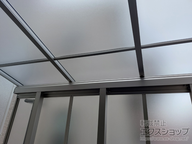 神奈川県平塚市ののバルコニー・ベランダ屋根 プレシオステラスII F型 屋根タイプ 単体 積雪〜20cm対応 施工例