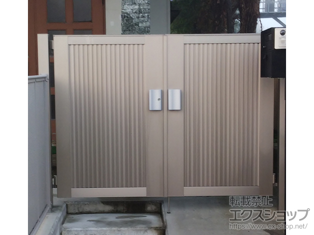 秋田県由利本荘市のの門扉 開き門扉AB TM2型 両開き 柱使用 施工例