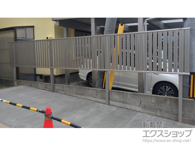 鳥取県鳥取市ののフェンス・柵 シンプレオフェンスST1F型 たて半目隠し 上段のみ設置 自立建て用 施工例