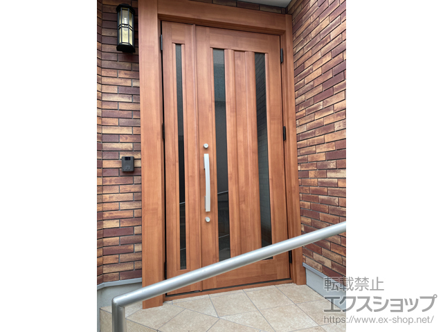 東京都品川区のLIXIL リクシル（トステム）の玄関ドア リシェント玄関ドア3 アルミ仕様 親子仕様(ランマ無)R C16N型 ※手動仕様 施工例