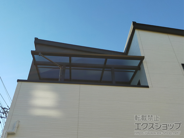 埼玉県越谷市ののバルコニー・ベランダ屋根 ソラリア F型 屋根タイプ 単体 積雪〜20cm対応 施工例