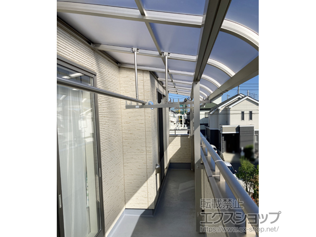 埼玉県上尾市ののバルコニー・ベランダ屋根 ソラリア R型 屋根タイプ 連棟 積雪〜20cm対応 施工例