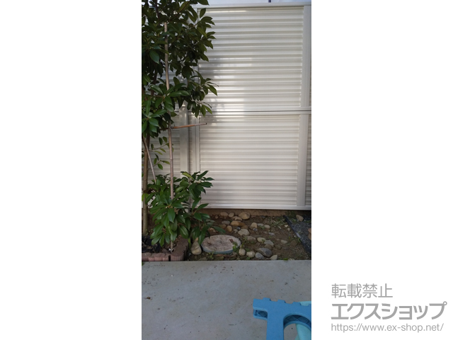 静岡県浜松市ののフェンス・柵 ミエーネフェンス 目隠しルーバータイプ 2段支柱 自立建て用 施工例