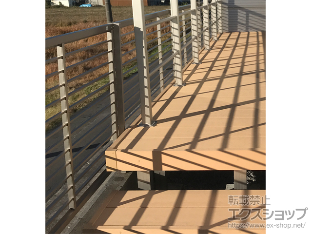 千葉県野田市ののフェンス・柵 ミエーネフェンス 目隠しルーバータイプ 2段支柱 自立建て用 施工例