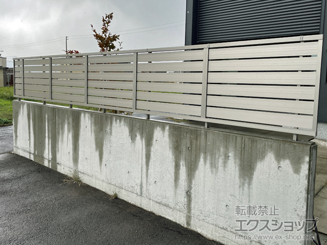 北海道岩見沢市ののフェンス・柵 フェンスAB YS3型 横スリット3 フリーポールタイプ 施工例