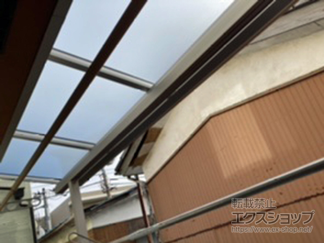 埼玉県さいたま市ののバルコニー・ベランダ屋根 ソラリア F型 屋根タイプ 単体 積雪〜20cm対応 施工例