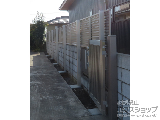 埼玉県日高市ののフェンス・柵 ミエーネ目隠しルーバーフェンス 上段のみ設置 自立建て用 施工例