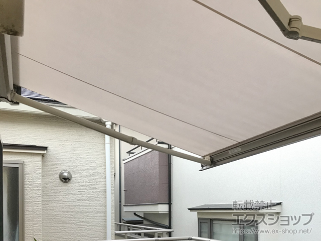 広島県広島市のLIXIL リクシル（トステム）のオーニング・日よけ 彩風 あやかぜ S型 手動式 施工例