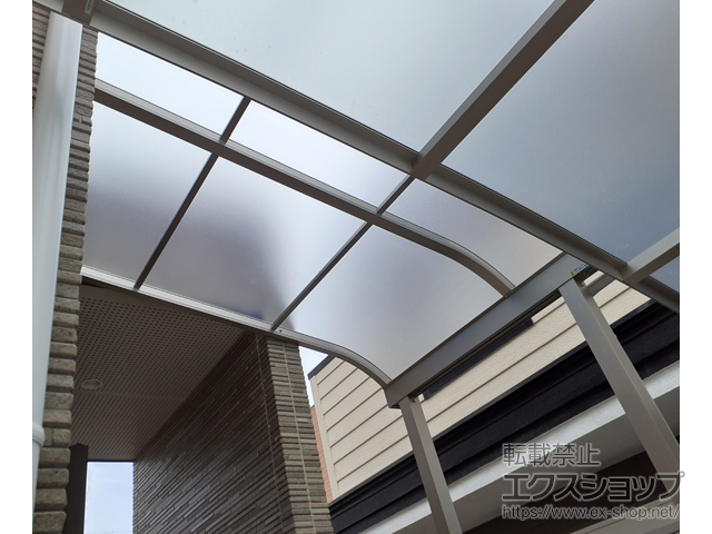 福岡県福岡市ののテラス屋根 ソラリア R型 テラスタイプ 単体 積雪〜20cm対応 施工例