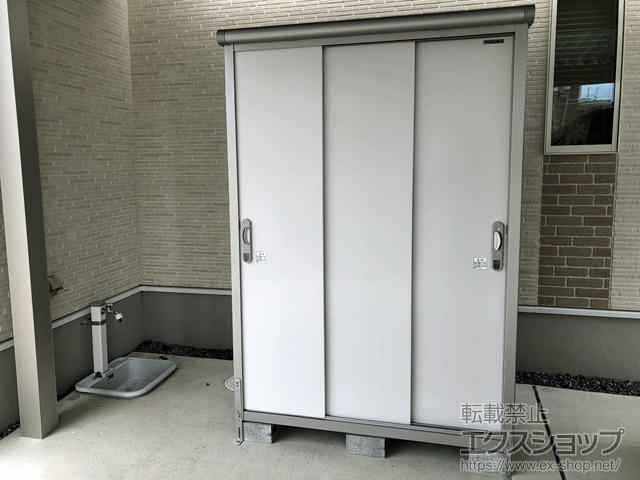 京都府綾部市のの物置・屋外倉庫 エスモ 一般型 1350×900×1959 ESE-1309A-PW 施工例