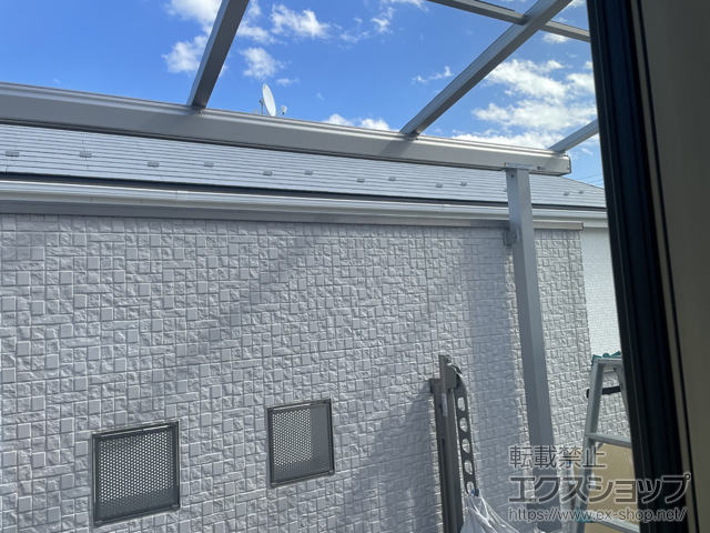 福島県須賀川市ののバルコニー・ベランダ屋根 ソラリア F型 屋根タイプ 単体 積雪〜20cm対応 施工例