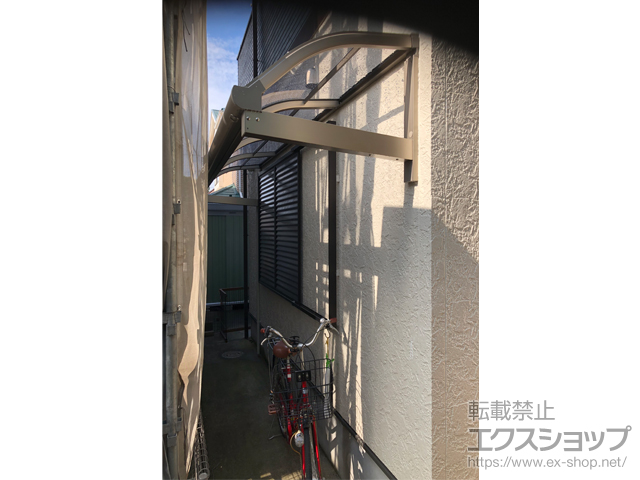 千葉県流山市ののバルコニー・ベランダ屋根、物置・屋外倉庫 レボリューA R型 柱なしタイプ 単体 積雪〜20cm対応 施工例
