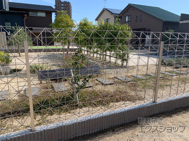 島根県出雲市ののフェンス・柵 エスパリアフェンス 間仕切柱施工 施工例