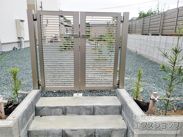 静岡県袋井市のの門扉 開き門扉AB YR2型 両開き　柱使用 施工例