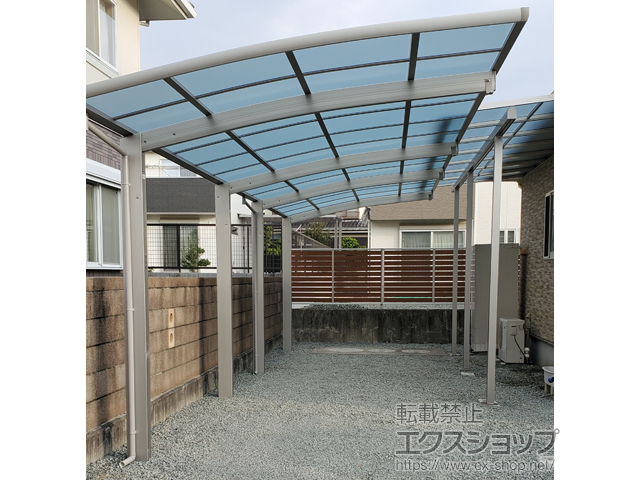 山梨県南アルプス市ののカーポート レイナポートグラン 縦連棟　積雪〜20cm対応 施工例