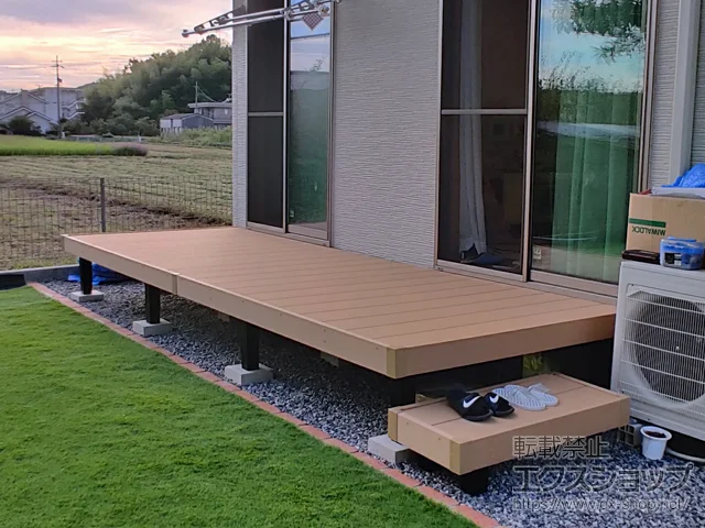 �򕌌��֎s��YKKAP�̃E�b�h�f�b�L ���E�b�h�f�b�L 200 �{�H��