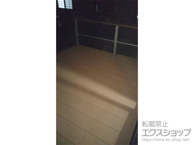 茨城県筑西市ののウッドデッキ リウッドデッキ 200+正面段床2段+ルシアスデッキフェンスB02型＜横格子1本タイプ＞ 施工例