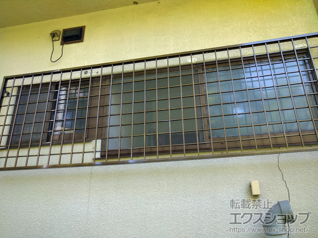 群馬県高崎市のLIXIL リクシル（トステム）の面格子・窓格子 【特注】アルミ面格子 井桁格子 施工例