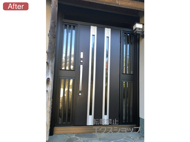 奈良県生駒市のLIXIL リクシル（トステム）の玄関ドア リシェント玄関ドア3 断熱K4仕様 両袖飾り仕様(ランマ付)R M24型 ※タッチキー仕様(キー付リモコン) 施工例