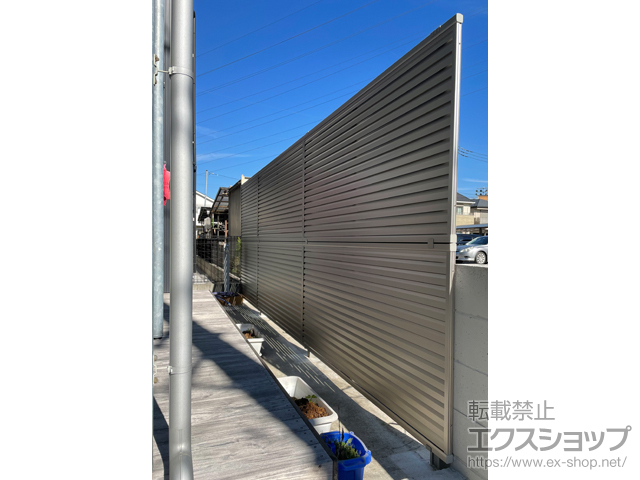 埼玉県さいたま市ののフェンス・柵 ミエーネフェンス 目隠しルーバータイプ 2段支柱 自立建て用 施工例