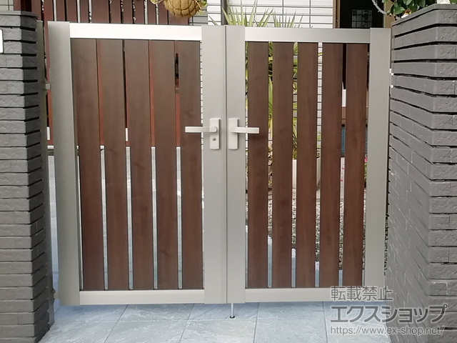 愛知県一宮市のの門扉 開き門扉AB ウッディTS2型 両開き 柱使用 施工例