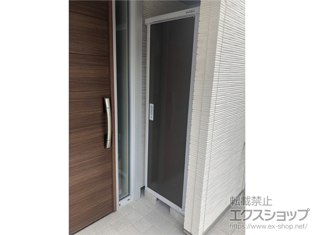 三重県四日市市のの物置・屋外倉庫 アイビーストッカー 600×755×1903 BJX-067E-TB 施工例