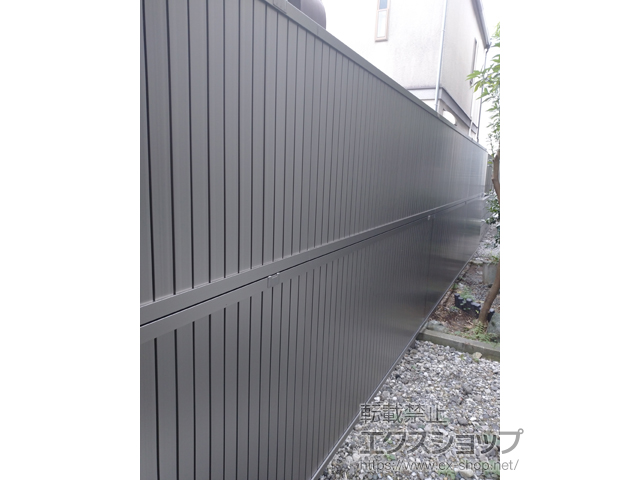 東京都葛飾区ののフェンス・柵 フェンスAB TM1型 縦目隠し フリーポールタイプ（9.3m部分） 施工例