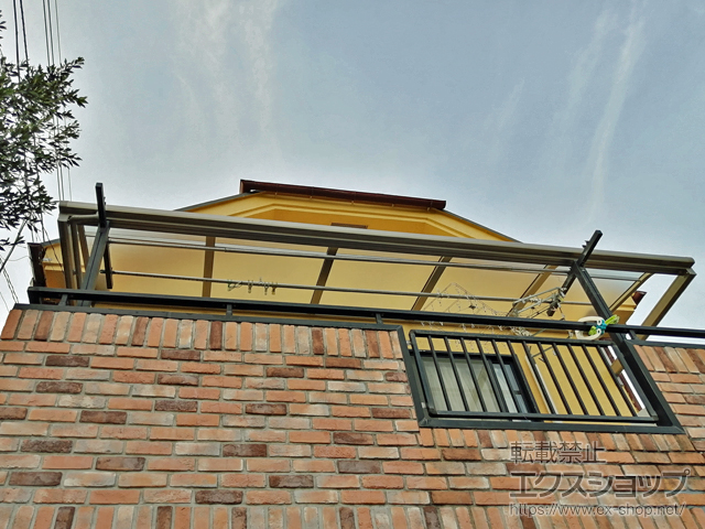 神奈川県川崎市ののバルコニー・ベランダ屋根 スピーネ R型 ルーフタイプ 単体 積雪〜20cm対応 施工例