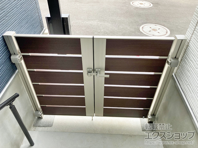 神奈川県横浜市のの門扉 ルシアス門扉W03型 横スリット片開き 複合カラー 門柱使用 施工例