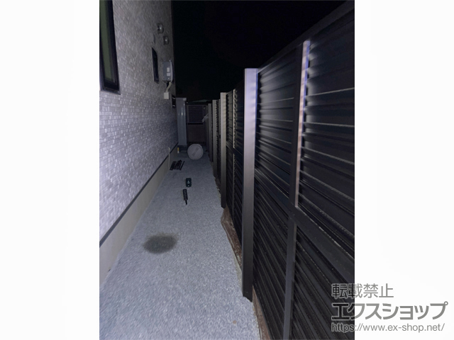 群馬県桐生市ののフェンス・柵 ミエーネフェンス 目隠しルーバータイプ　自由柱施工 施工例