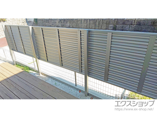 福岡県福岡市ののフェンス・柵 シンプレオフェンス13F型 ルーバー　上段のみ設置　自立建て用 施工例