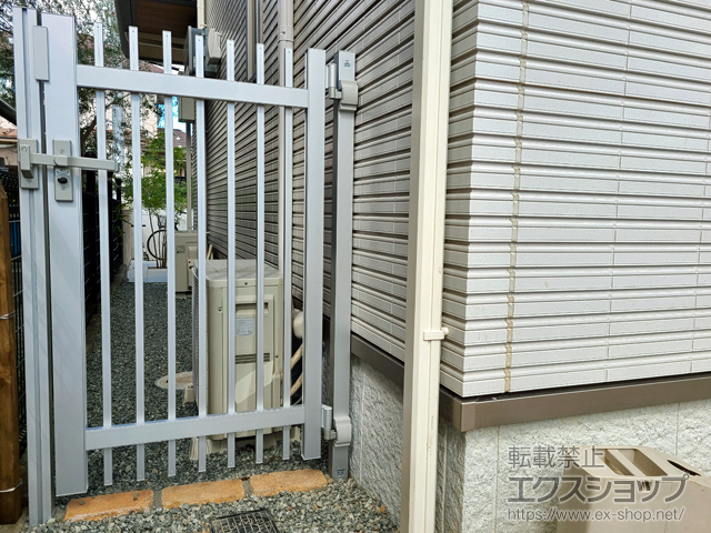 兵庫県神戸市のの門扉 アーキカットAタイプ 片開き 埋込施工用柱使用 施工例
