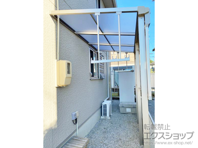 静岡県袋井市ののテラス屋根 ソラリア F型 テラスタイプ 単体 積雪〜20cm対応+吊り下げ式固定物干し+前面パネル 施工例