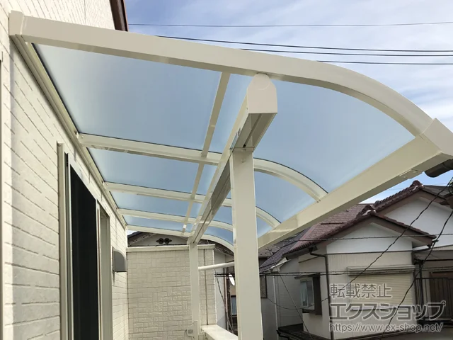 埼玉県富士見市のYKKAPのバルコニー・ベランダ屋根 ソラリア R型 屋根タイプ 単体 積雪～20cm対応 施工例