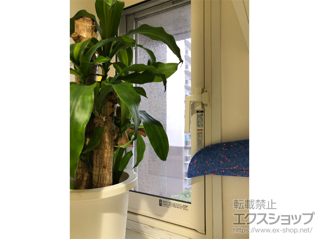 埼玉県入間郡三芳町のの二重窓（内窓） インプラス 開き窓 外観右吊元 施工例