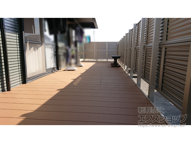 三重県伊勢市ののフェンス・柵 ミエーネフェンス 目隠しルーバータイプ 2段支柱 自立建て用（パネル2段） 施工例