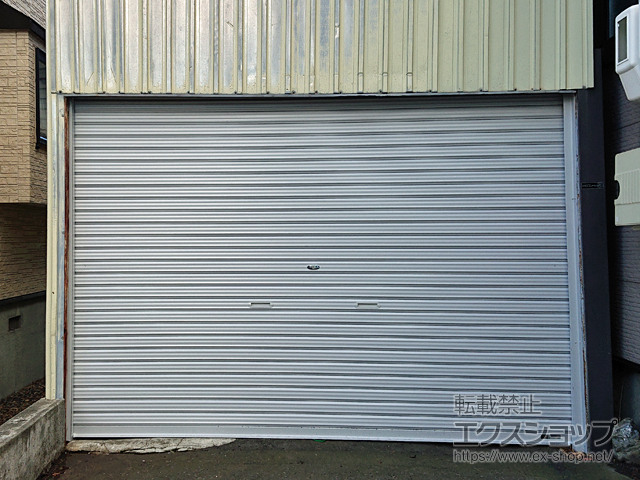 北海道札幌市ののガレージシャッター プラテアII スチールタイプ 手動式 内部付 施工例