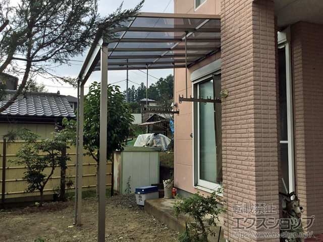 群馬県沼田市ののテラス屋根 スピーネ R型 1500 テラスタイプ 単体 積雪〜50cm対応 施工例