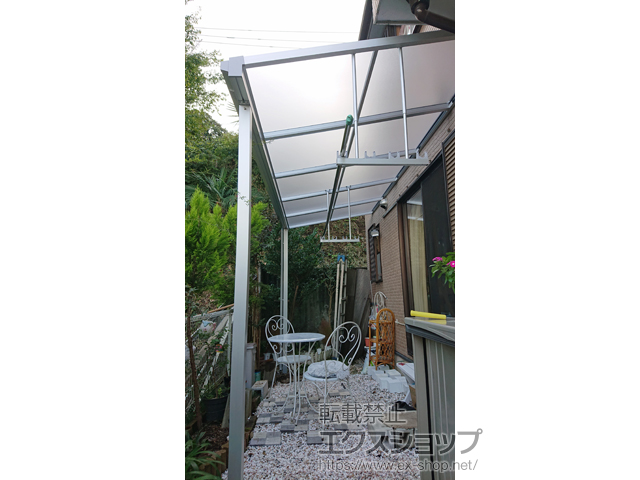 神奈川県愛甲郡愛川町ののテラス屋根 ソラリア F型 テラスタイプ 単体 積雪〜20cm対応 施工例