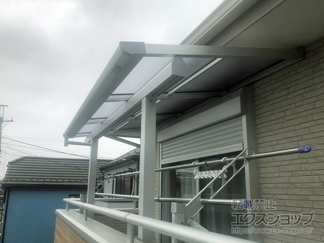東京都町田市ののバルコニー・ベランダ屋根 ソラリア F型 屋根タイプ 単体 積雪〜20cm対応 施工例