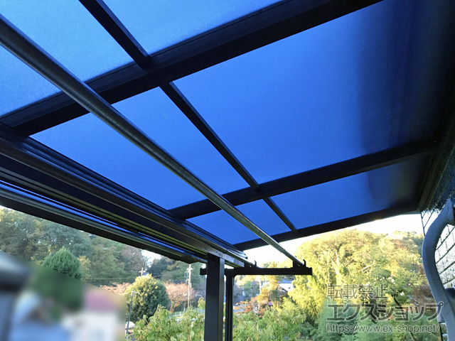 東京都町田市ののバルコニー・ベランダ屋根 ソラリア F型 屋根タイプ 単体 積雪〜20cm対応 施工例