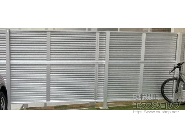 愛知県稲沢市ののフェンス・柵 ミエーネフェンス 目隠しルーバータイプ 2段支柱 自立建て用（パネル2段） 施工例