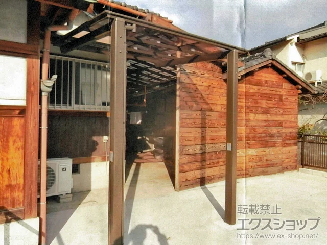 京都府乙訓郡大山崎町のLIXIL(リクシル)のテラス屋根 フーゴF 独立テラスタイプ 単体 積雪～20cm対応 施工例