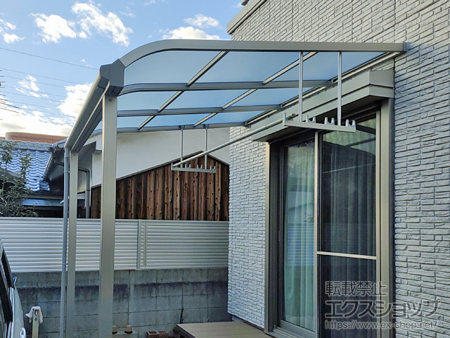 愛媛県松山市ののテラス屋根 ソラリア R型 テラスタイプ 単体 積雪〜20cm対応 施工例