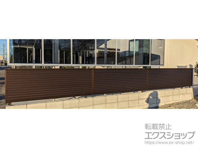 愛知県海部郡蟹江町ののフェンス・柵 ミエーネフェンス 目隠しルーバータイプ　自由柱施工 施工例