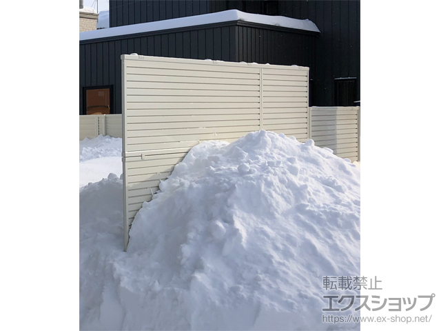 北海道札幌市ののフェンス・柵 シンプレオフェンス5F型 横目隠し 2段支柱 自立建て用 施工例