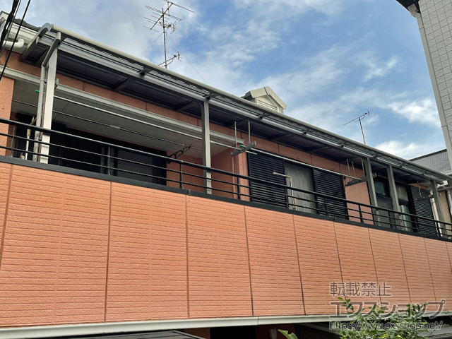 神奈川県川崎市ののバルコニー・ベランダ屋根 スピーネ R型 屋根タイプ 連棟 積雪〜20cm対応 施工例