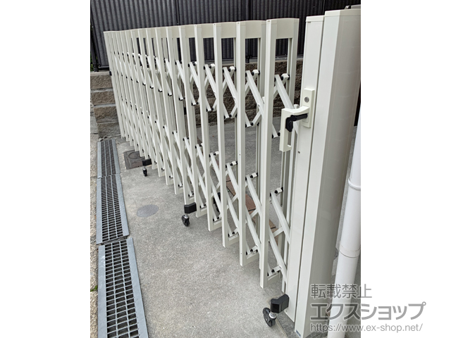 大阪府大阪市ののカーゲート アルシャインII PG型R(ペットガード) Aタイプ ノンレール 片開き　350S 施工例